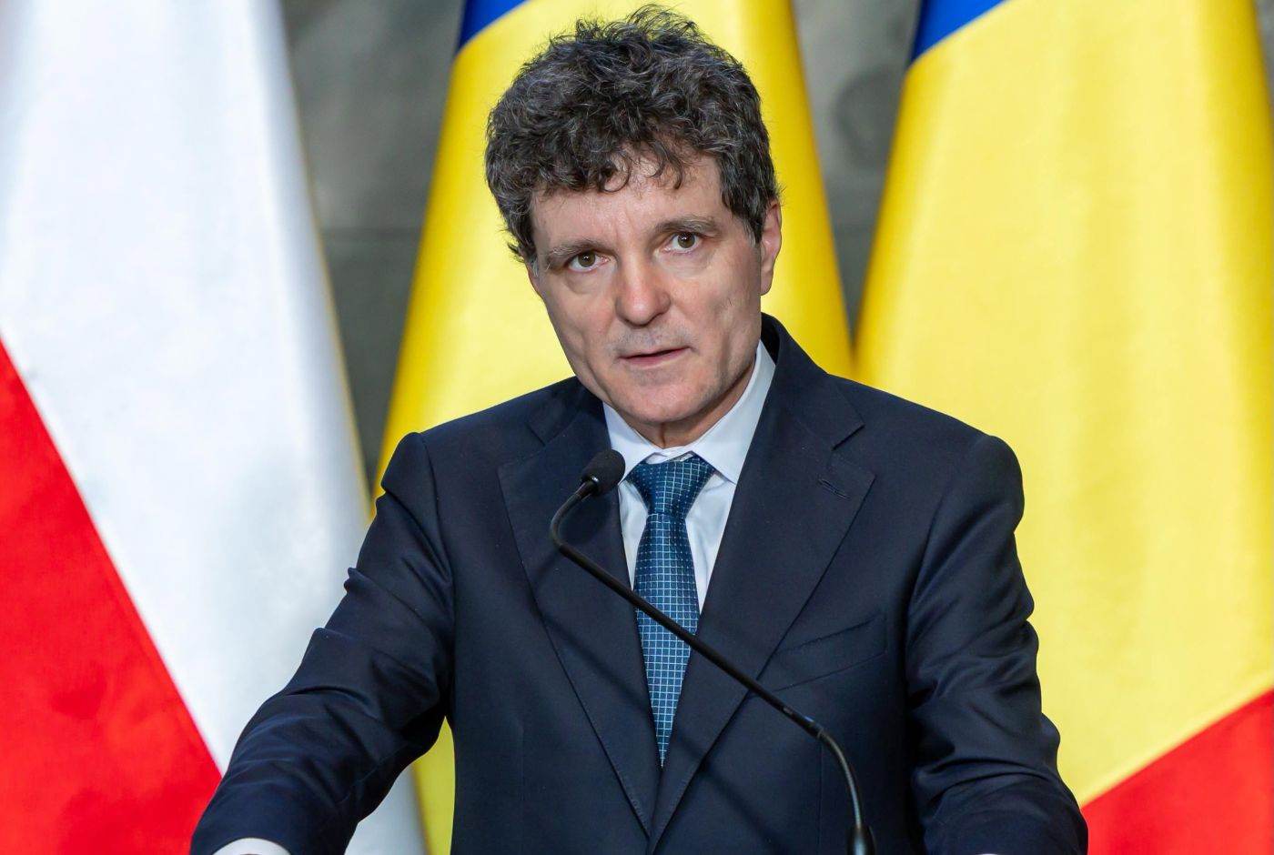 Sindicaliştii MIPE cer intervenţia preşedintelui pe Legea salarizării: „Exodul specialiştilor periclitează absorbţia fondurilor UE”